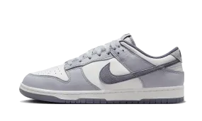 Dunk Low SE Light Carbon