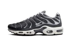 Nike Air Max Plus SE Greyscale Cool Grey