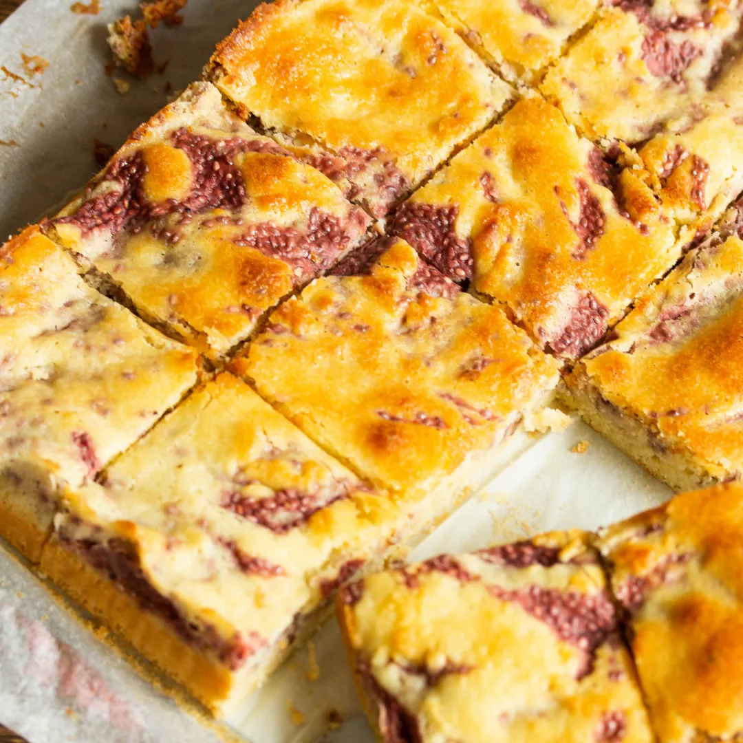 Strawberries and Cream Blondies Box of 8