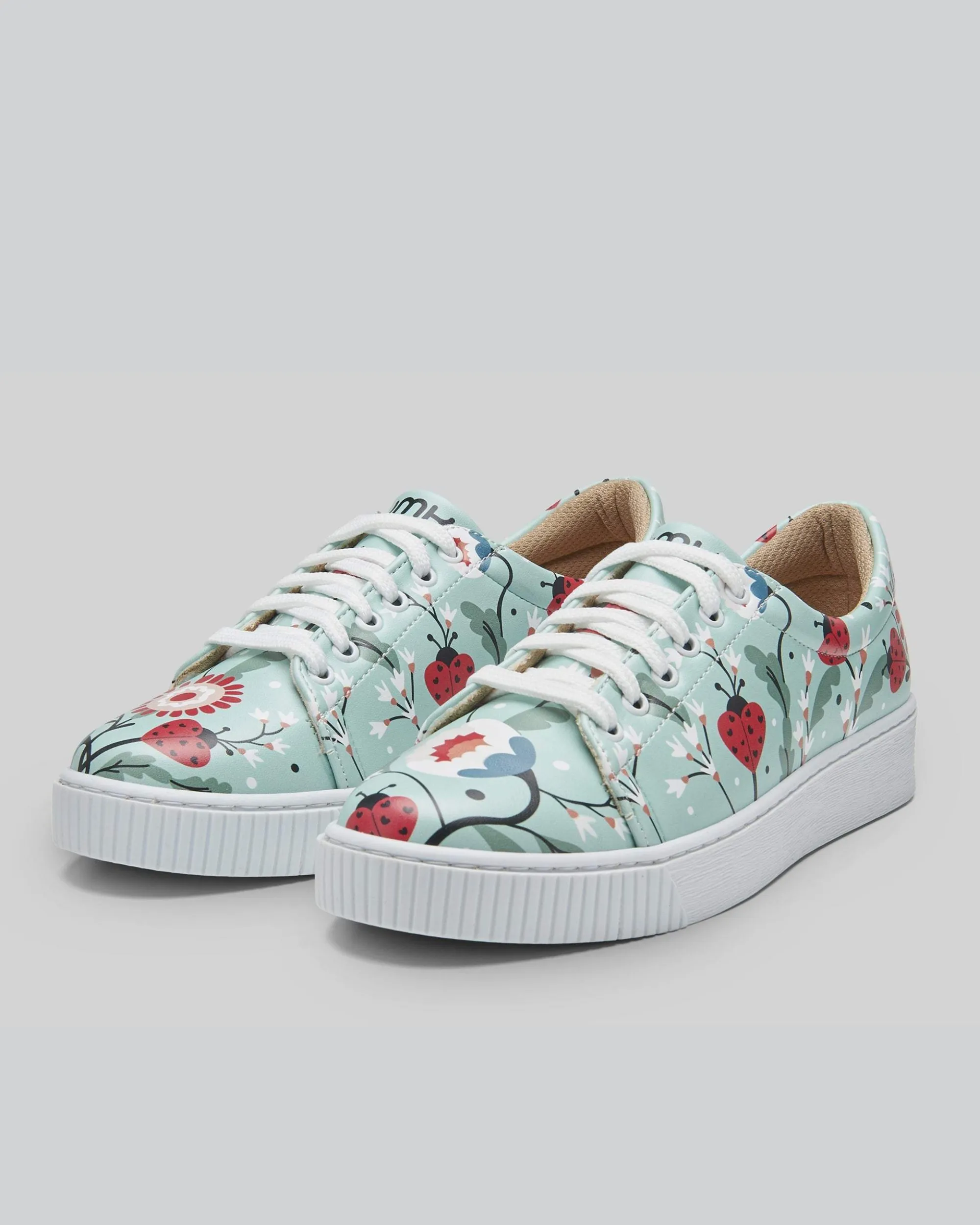 Zapatillas Mariquitas y Flores